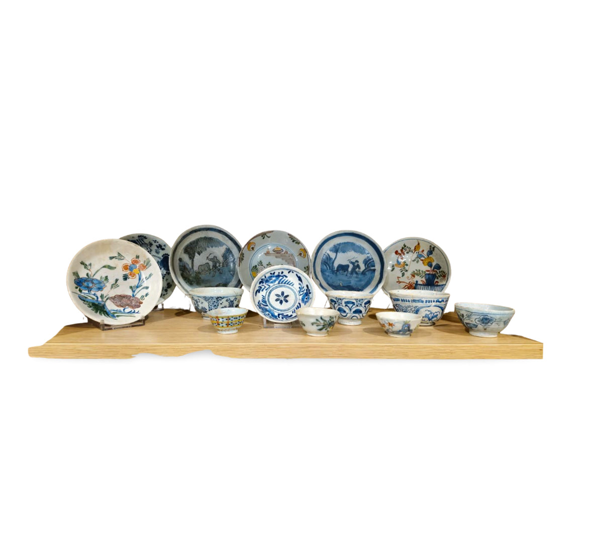 Group 7 tea bowls and 7 saucers
