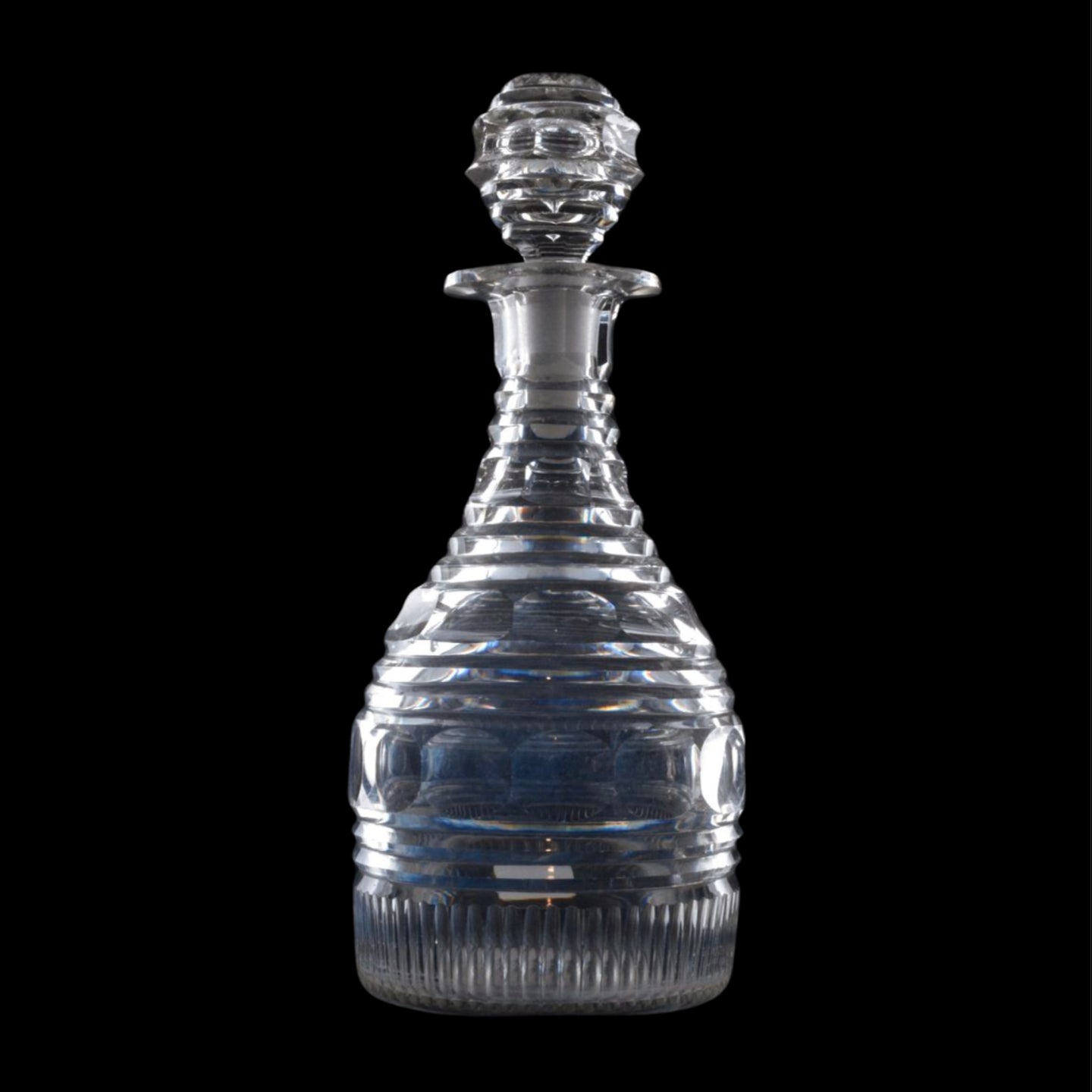 Step-cut decanter.