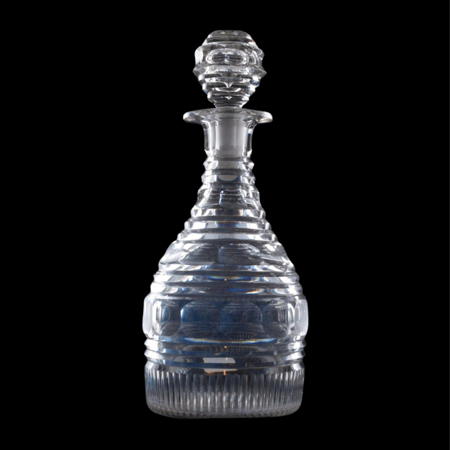 Step-cut decanter.