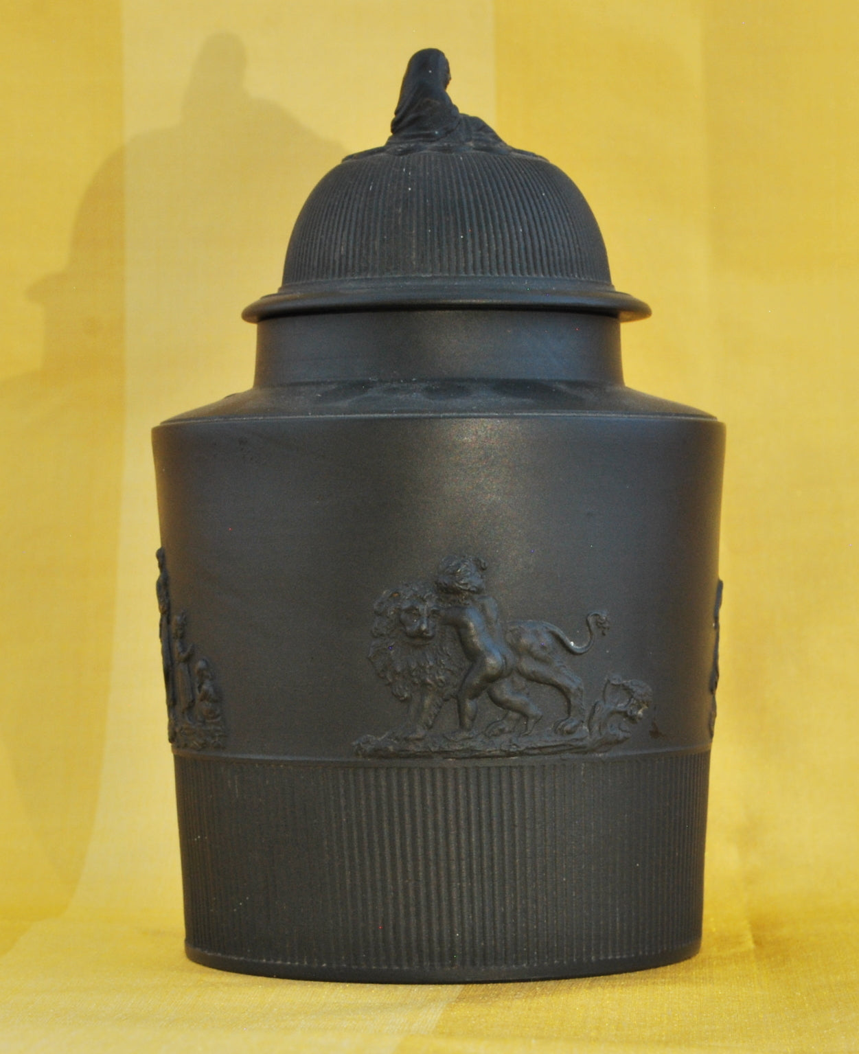 Tea canister