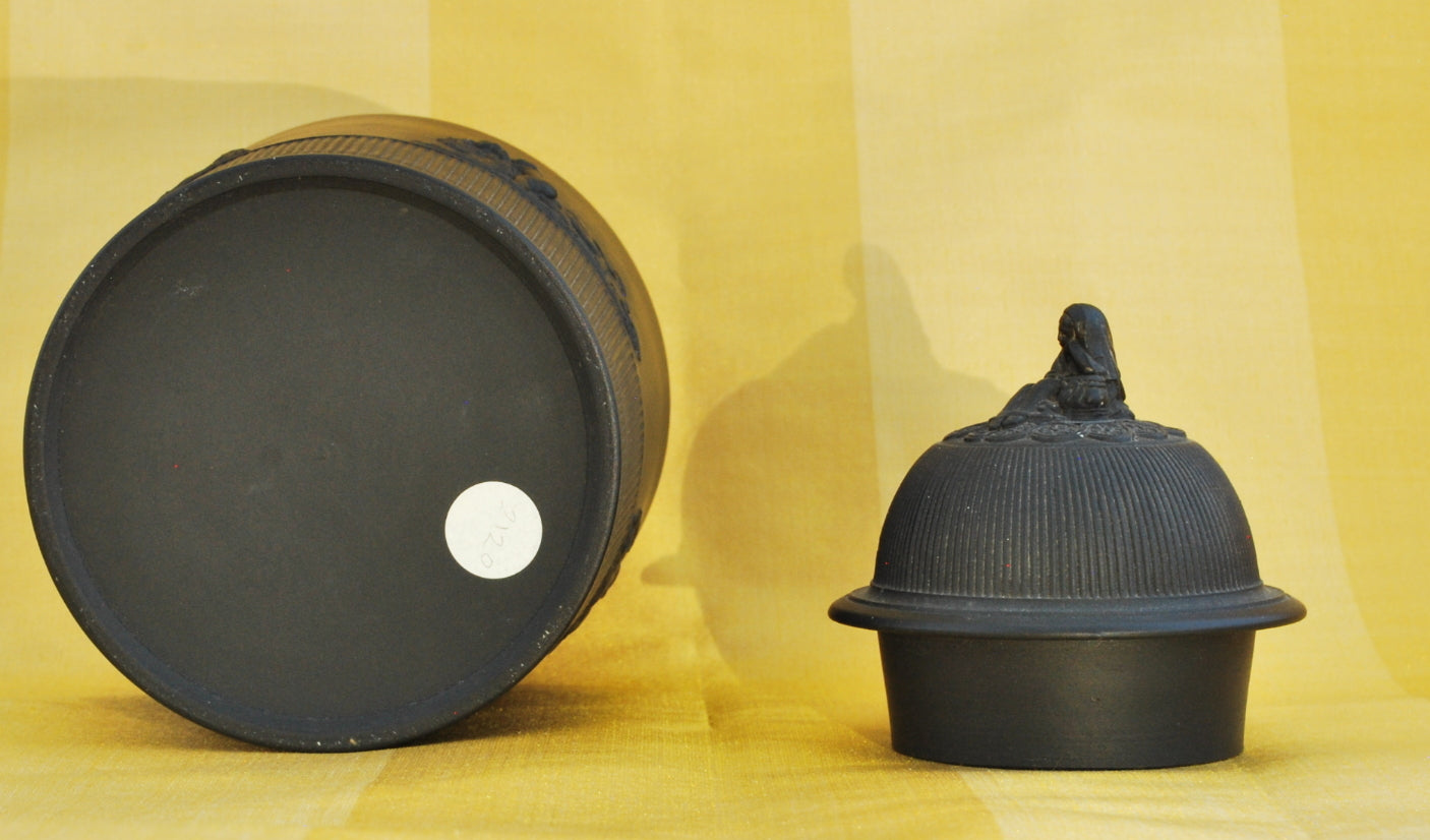 Tea canister