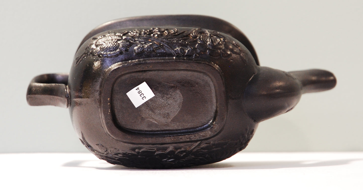 Robert Burns teapot. Black lustre.