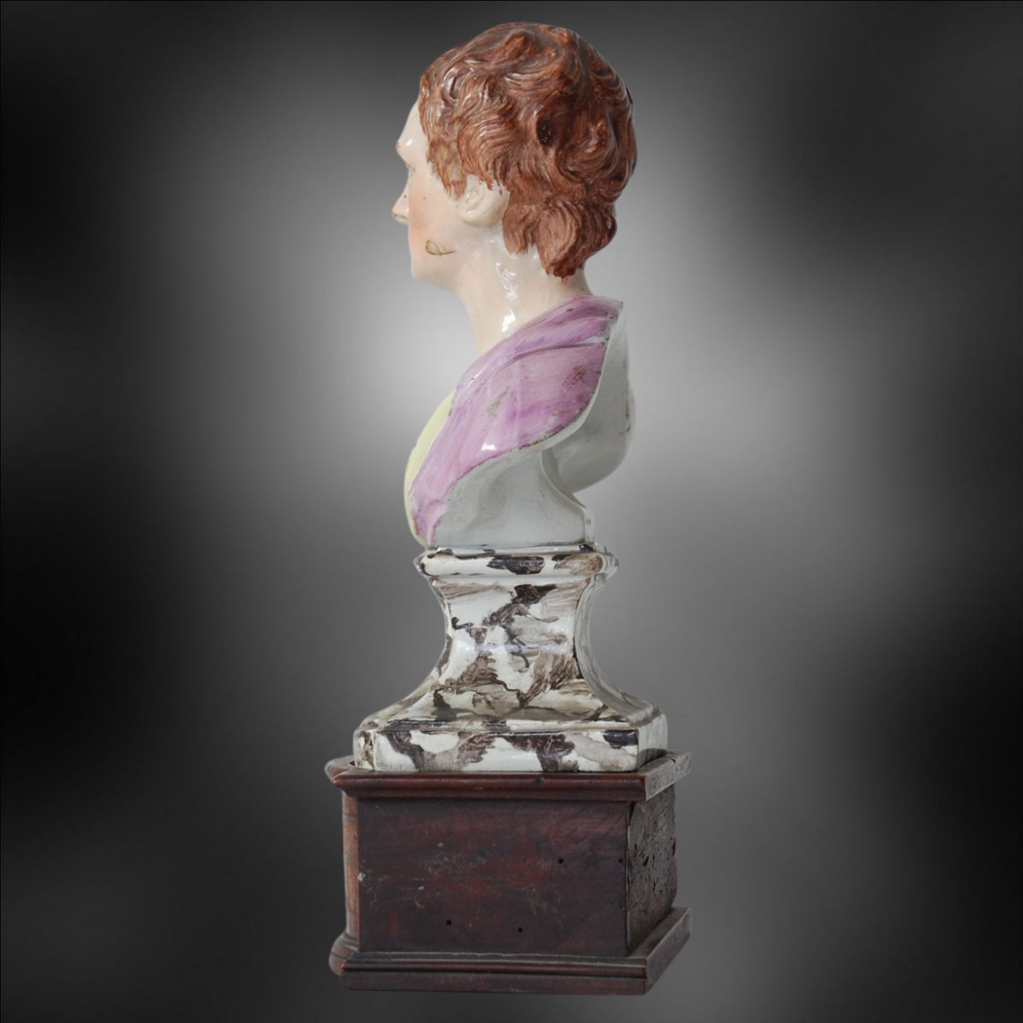 Bust: Sir Isaac Newton