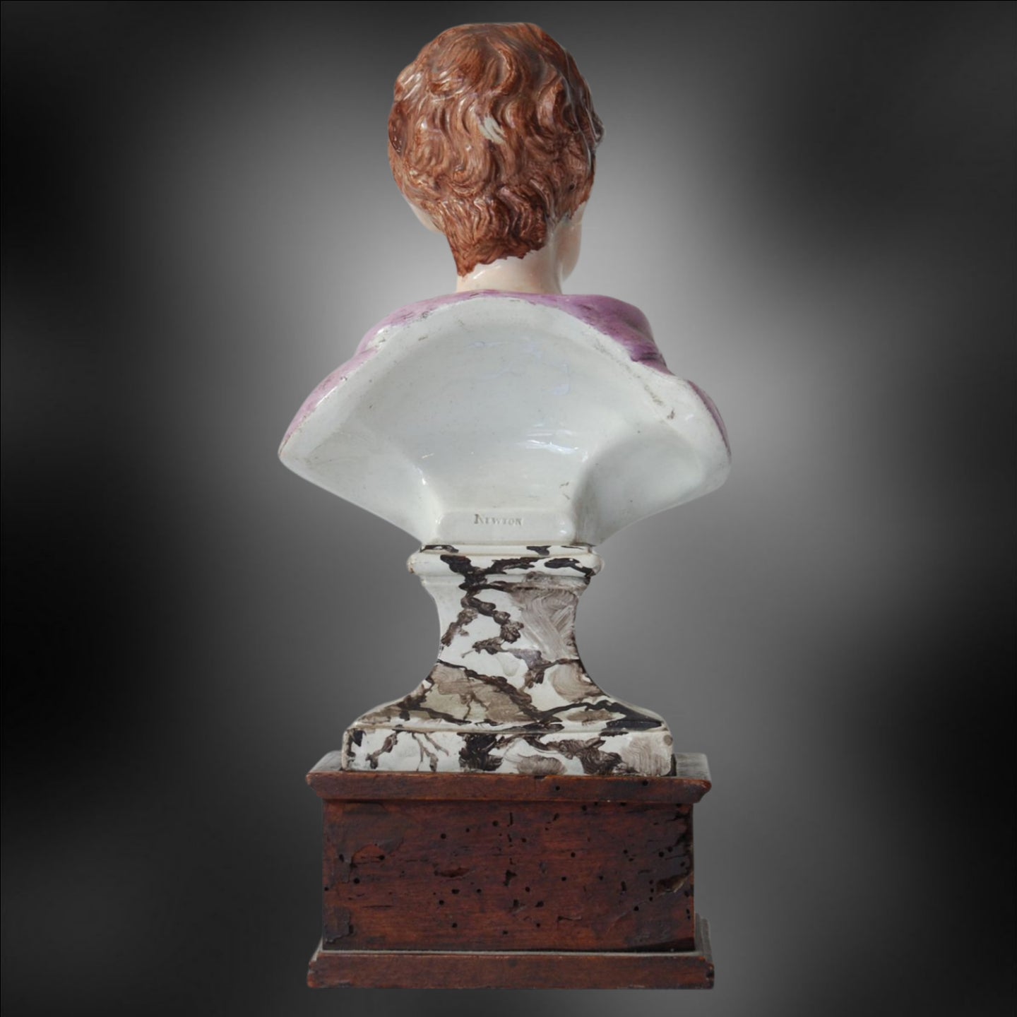 Bust: Sir Isaac Newton