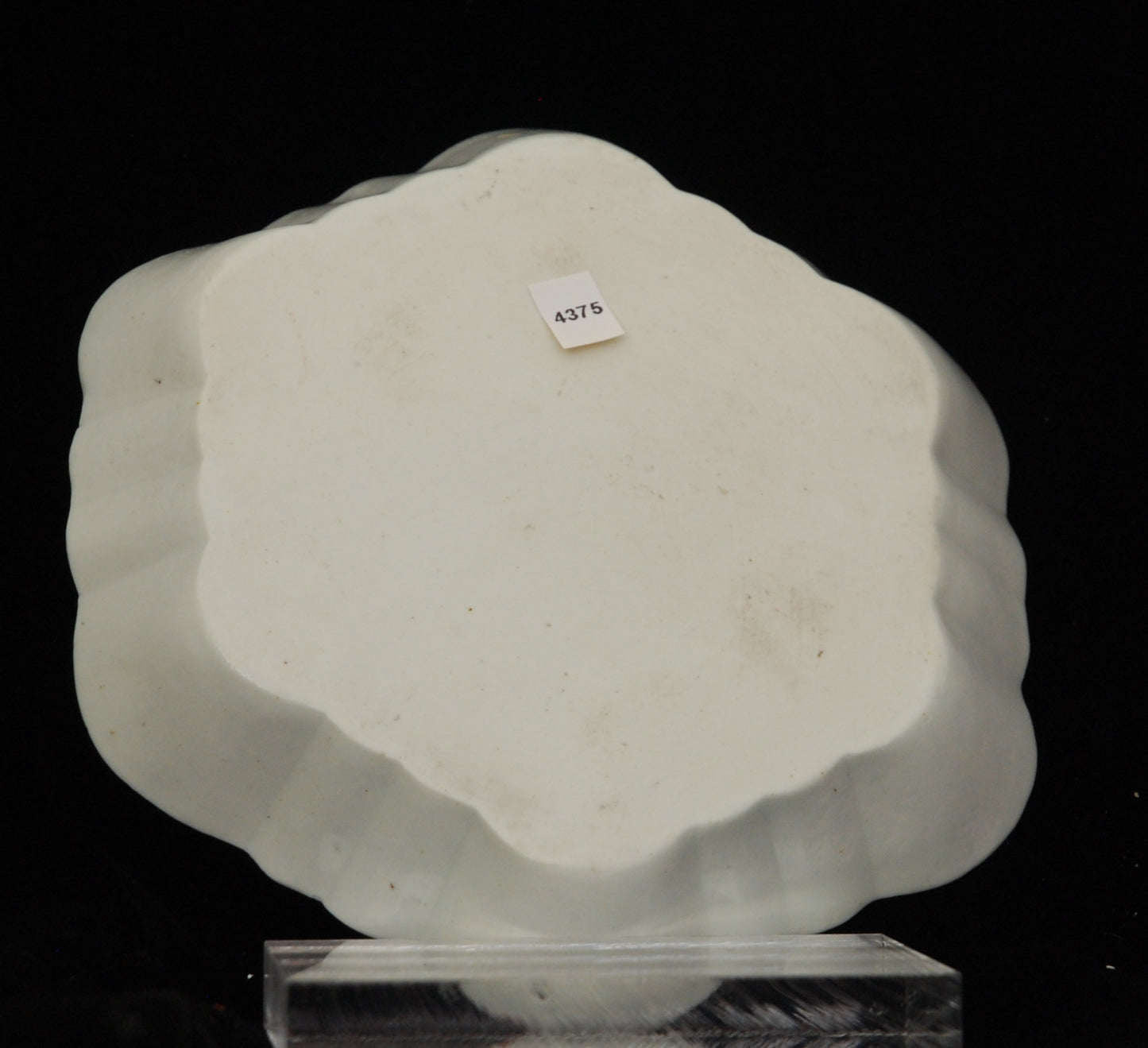 Teapot stand: Milk Maids