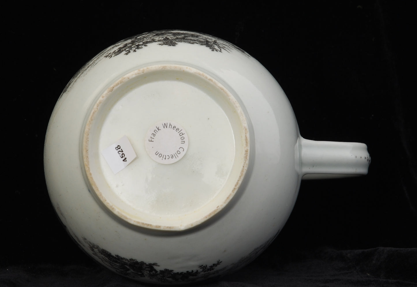 Tankard, bell shaped: Milkmaids