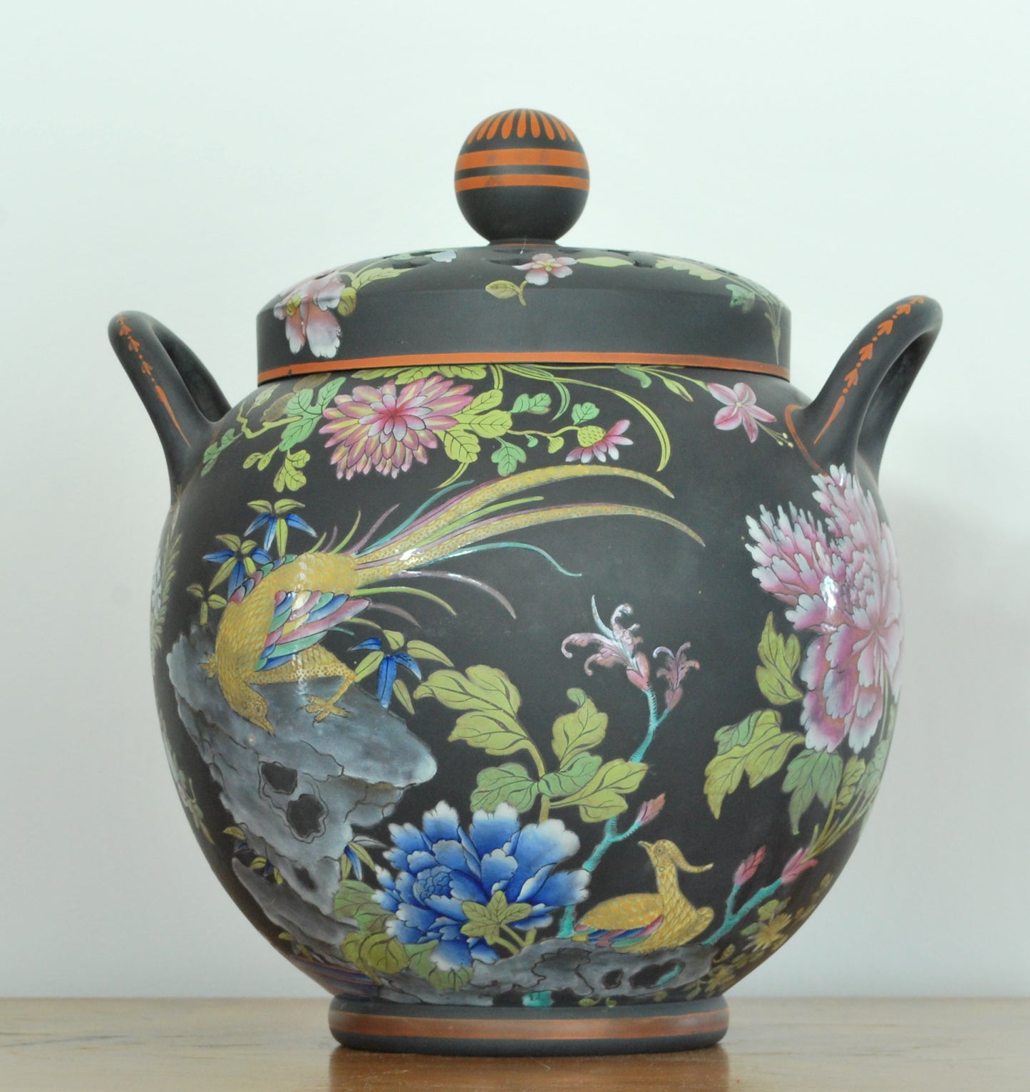 Pair Chinese Bird globular potpourris