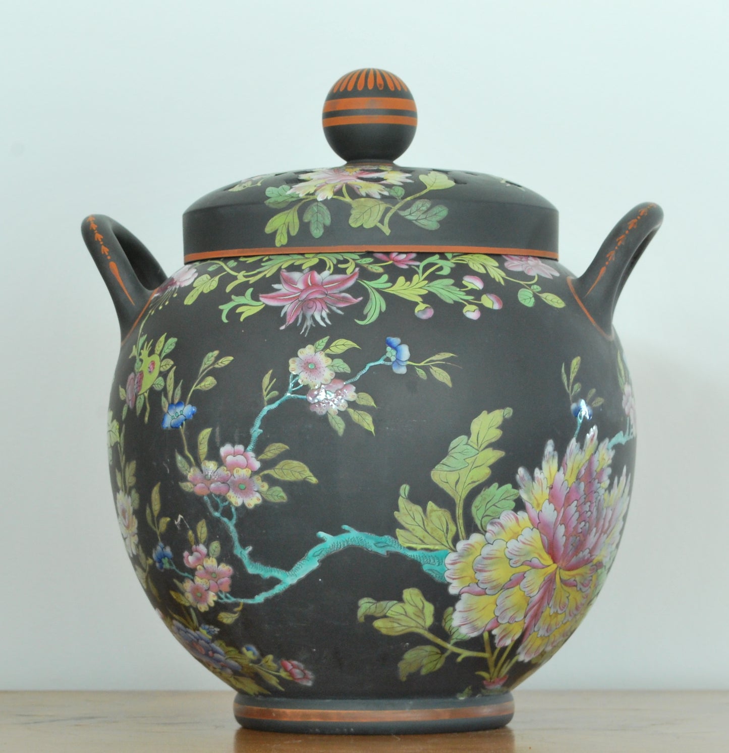 Pair Chinese Bird globular potpourris
