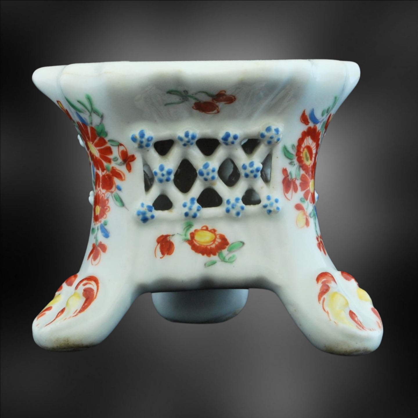 Stand or pedestal, Kakiemon