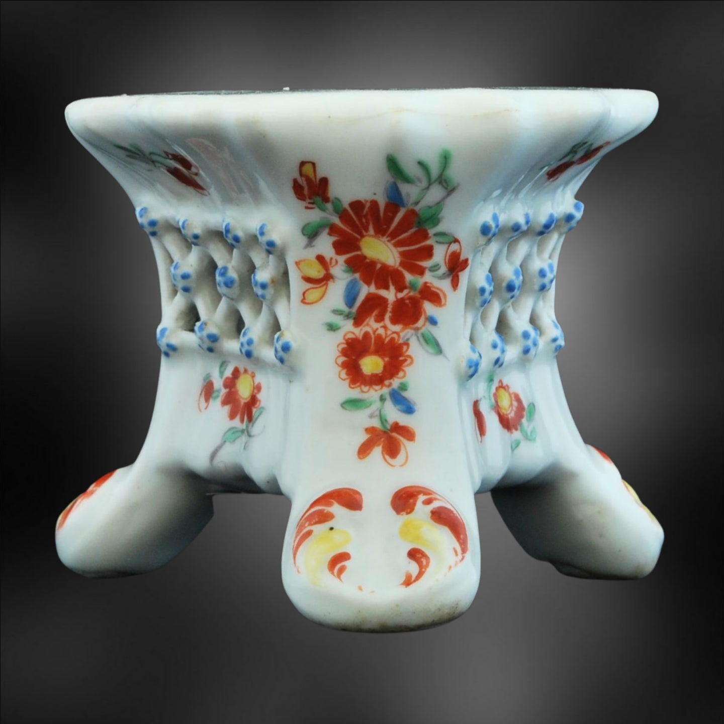 Stand or pedestal, Kakiemon