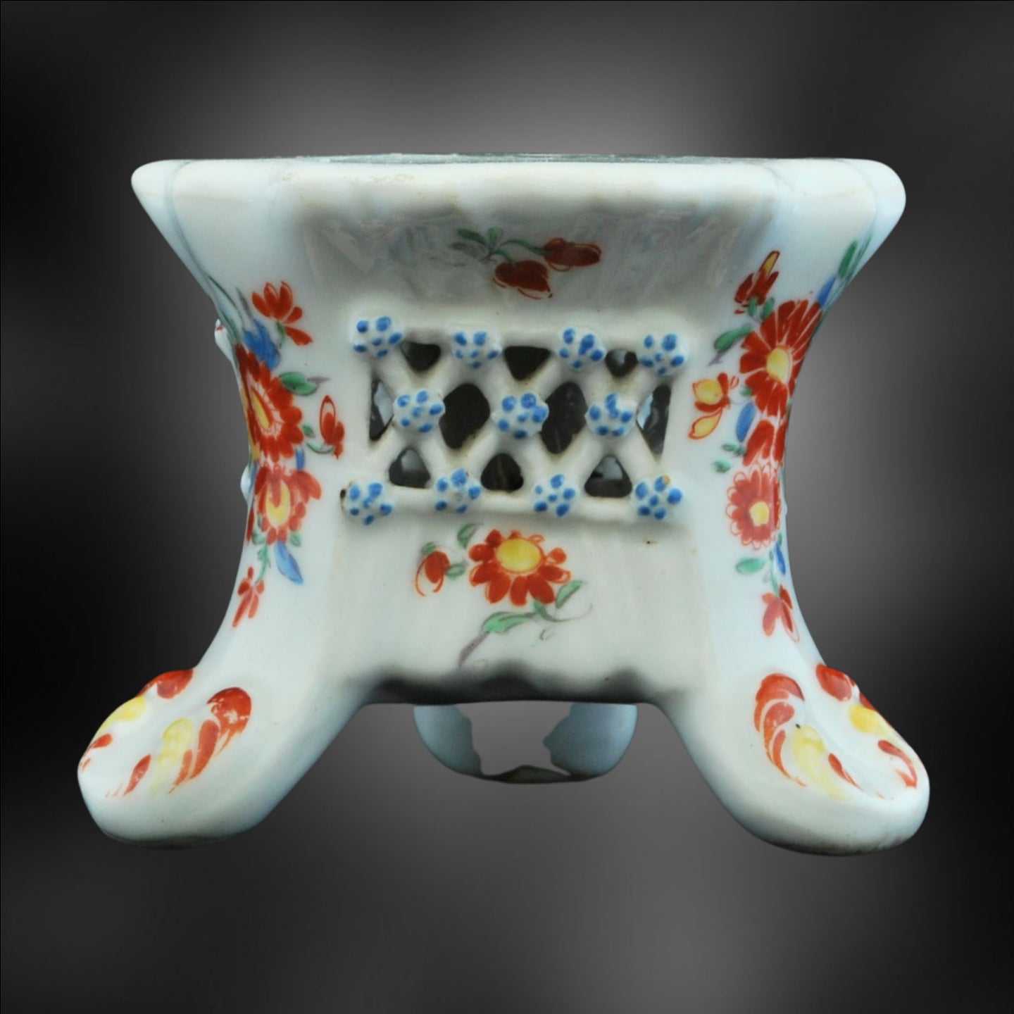 Stand or pedestal, Kakiemon
