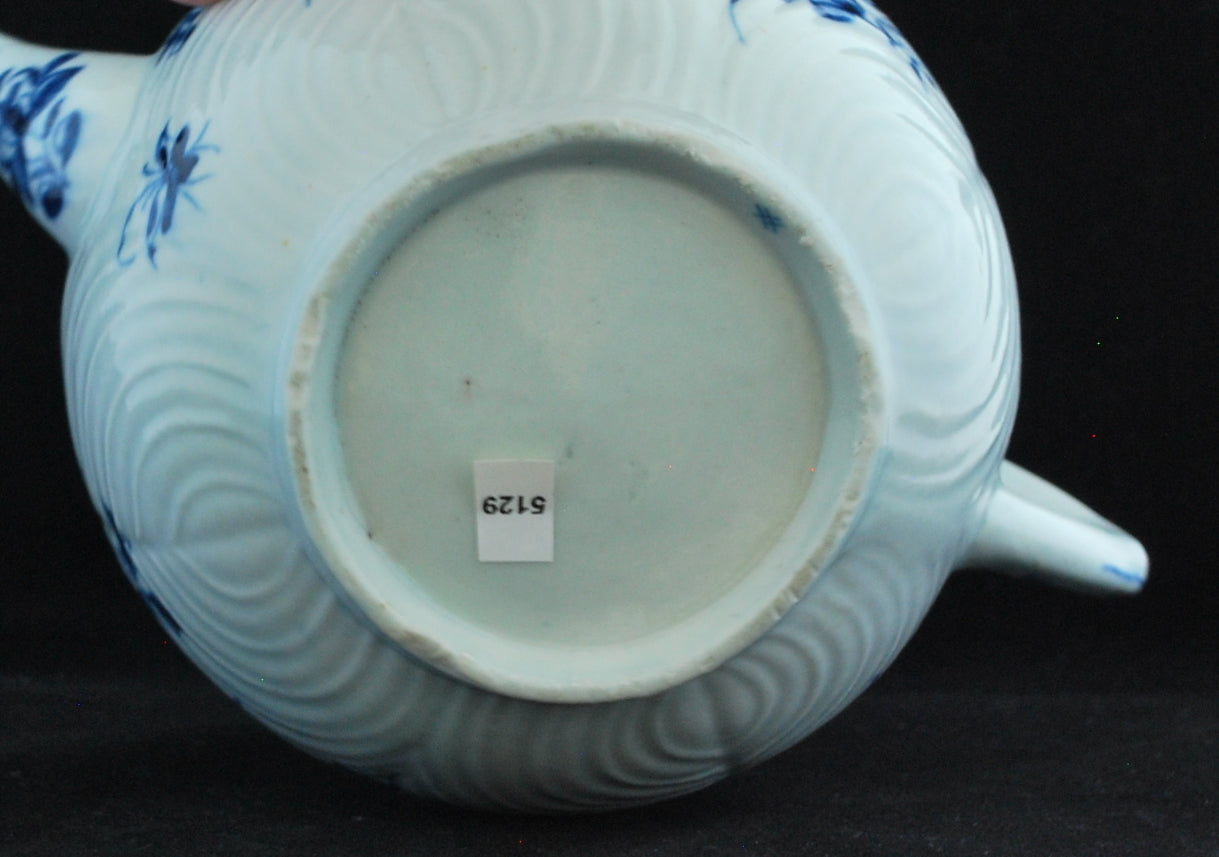 Teapot: Feather Moulded, Flowers