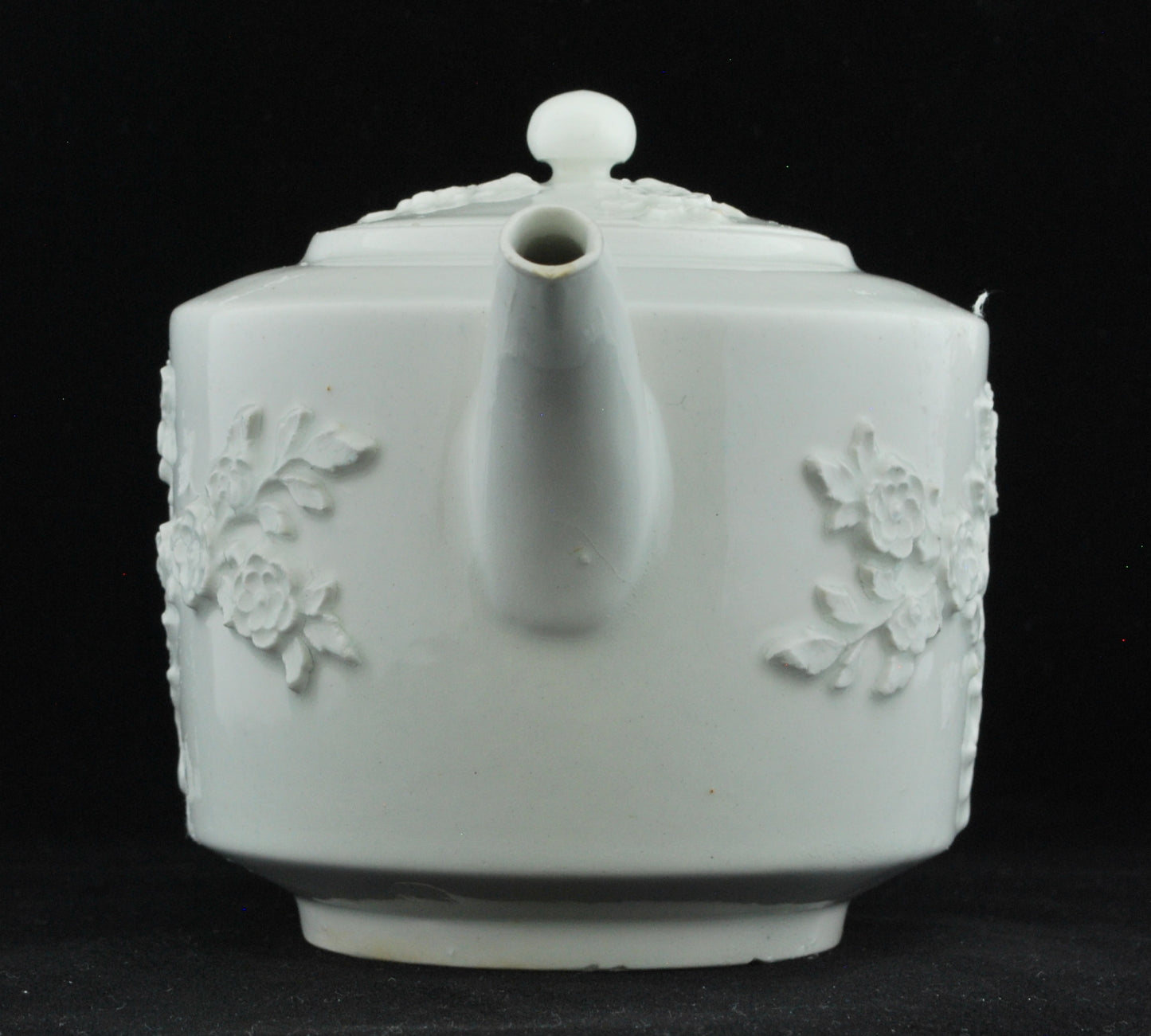 Teapot, drum shape, Prunus decoration