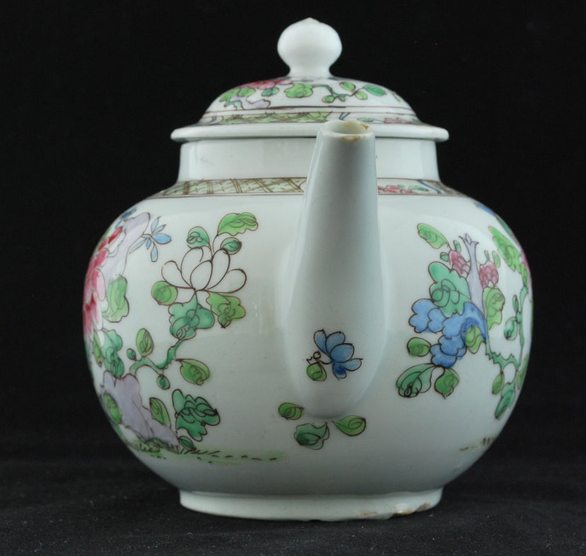 Teapot, Loop handle, famille rose