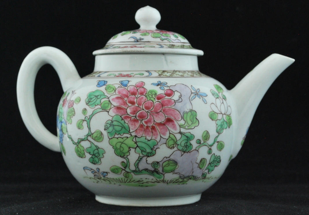Teapot, Loop handle, famille rose