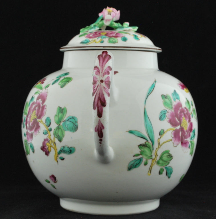 Large tea, or punch, pot; famiille rose