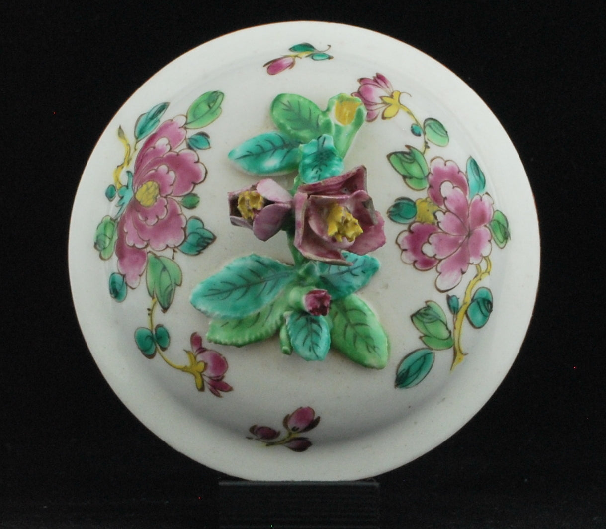Large tea, or punch, pot; famiille rose