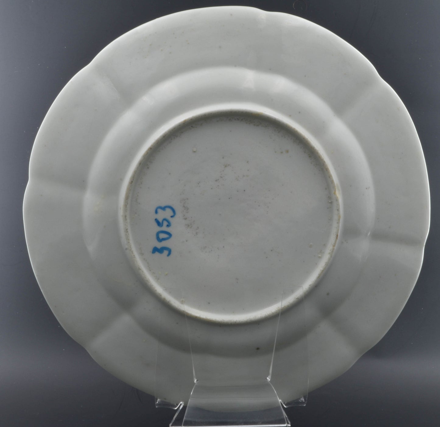 Kakiemon plate: coiled phoenix