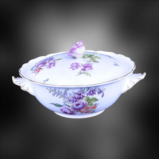 Tureen with lid and rose finial