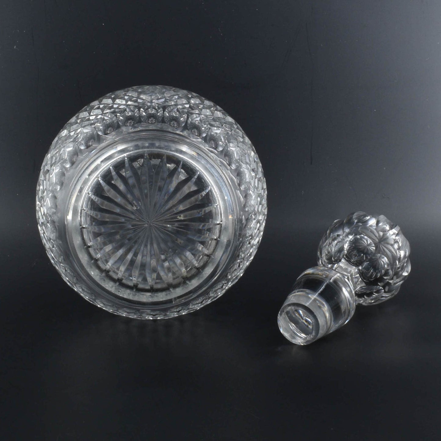 Decanter: Shaft & Globe, facetted neck
