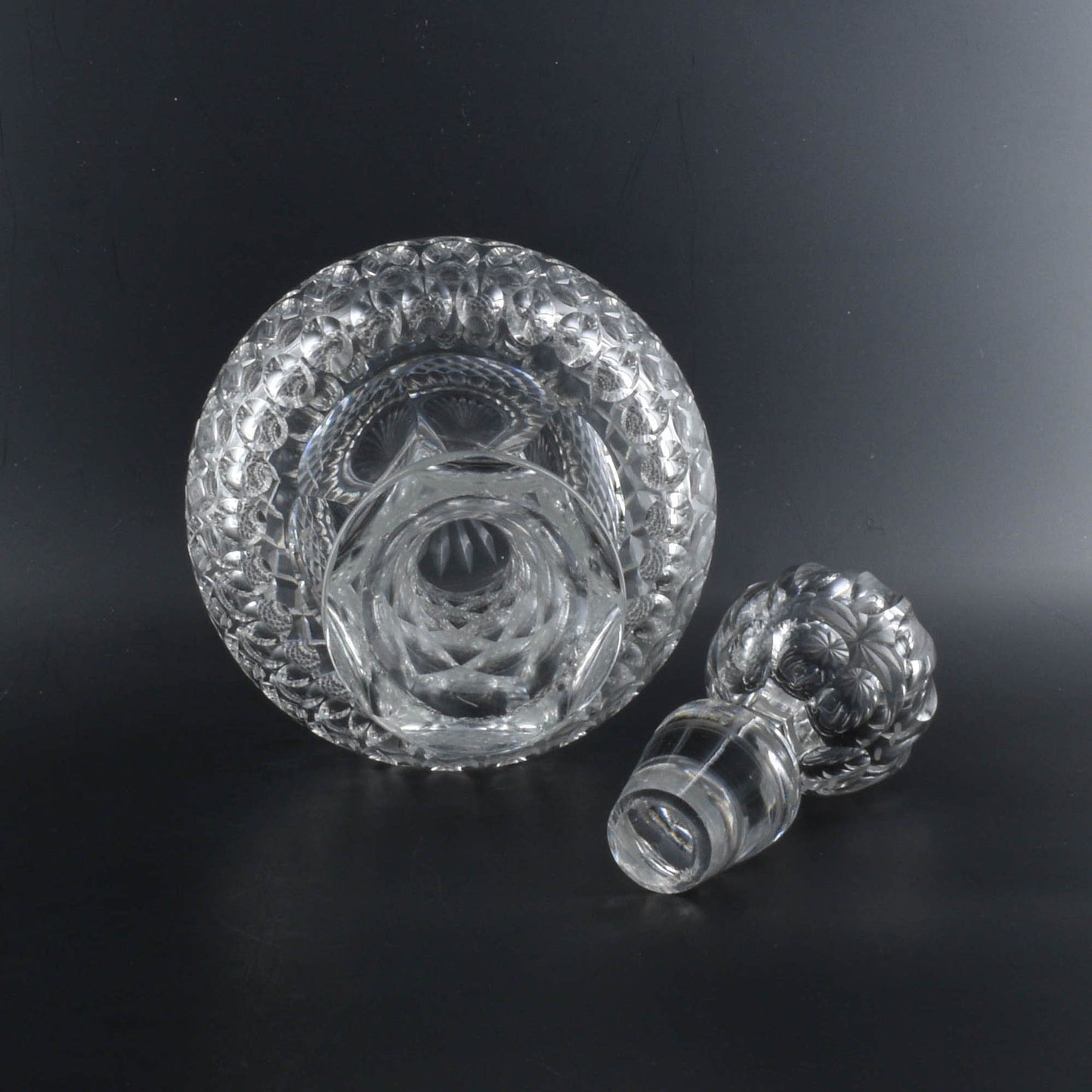 Decanter: Shaft & Globe, facetted neck