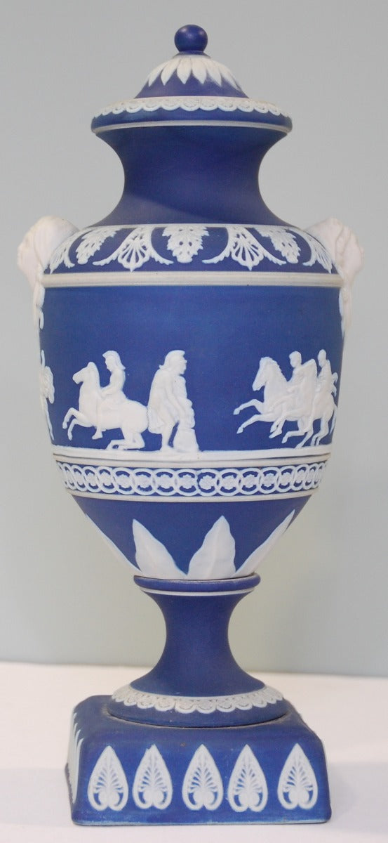 Covered jasper vase: Parthenon