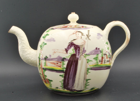 Teapot: Shepherdess