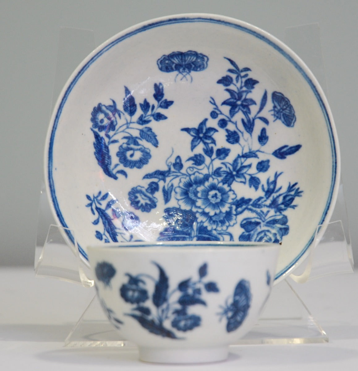 Tea bowl & saucer: Three Flowers