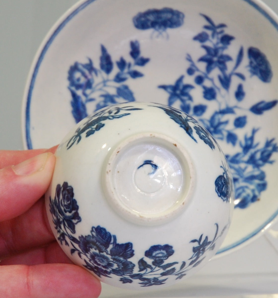 Tea bowl & saucer: Three Flowers