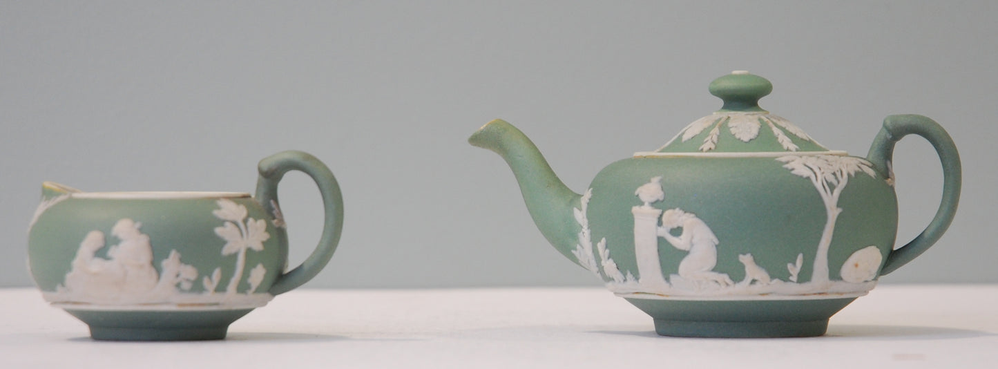 Miniature teawares: Teapot & Creamer