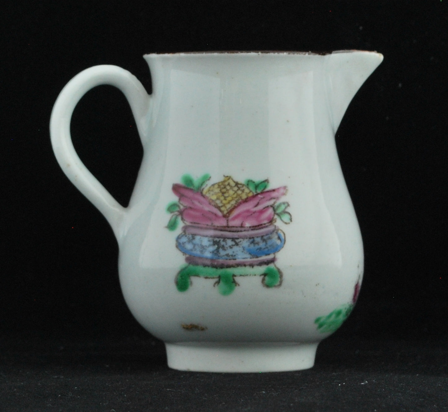 Sparrow beak jug-creamer, Chinese figures