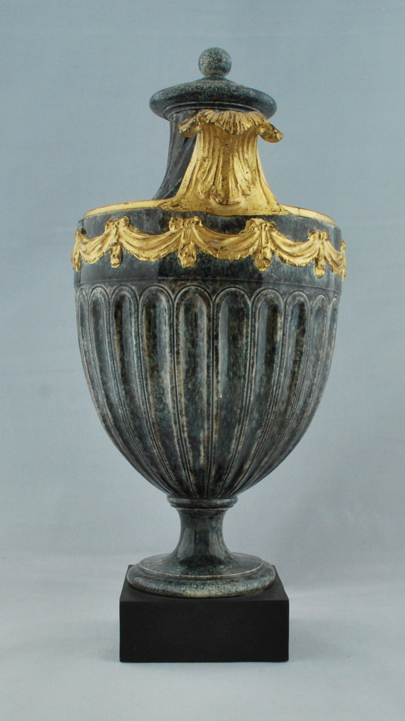 Shield-shaped vase, porphyry, gilt