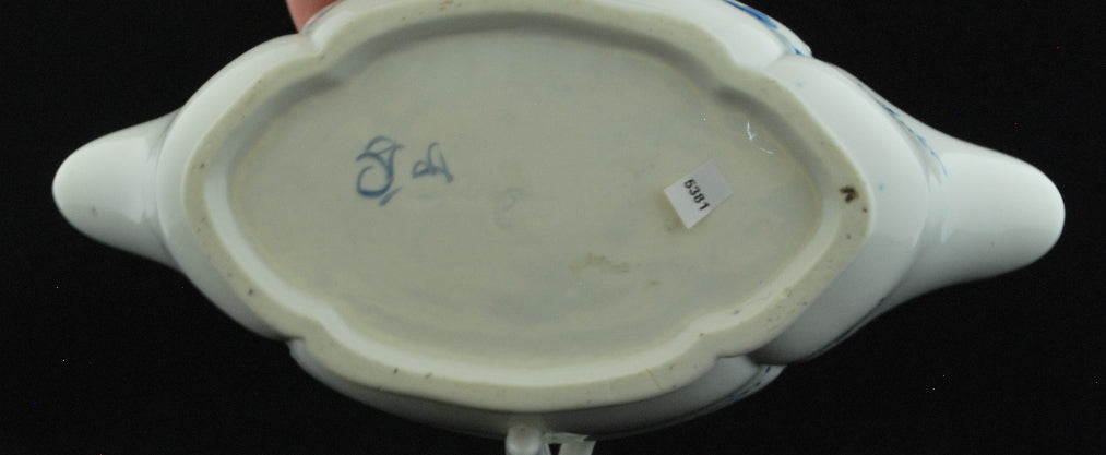 Double handled sauce boat
