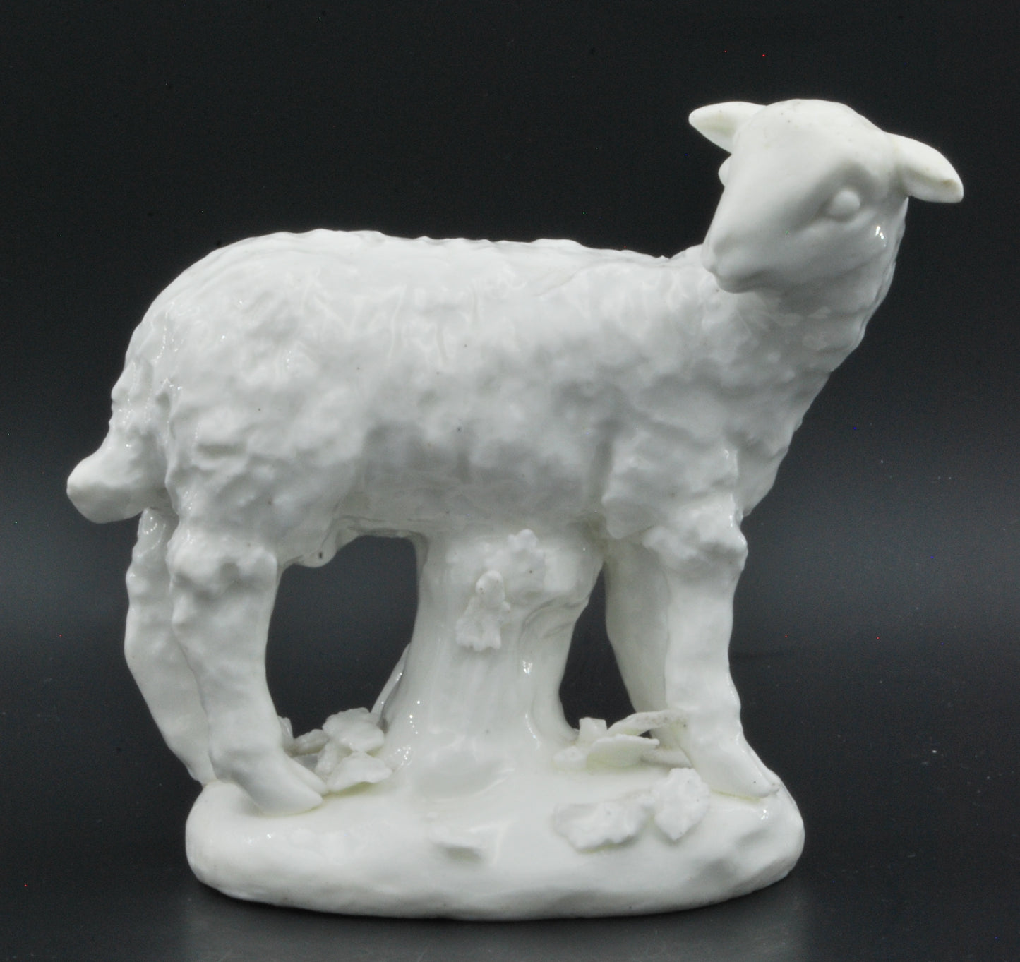 Dry edged figure of a Ewe