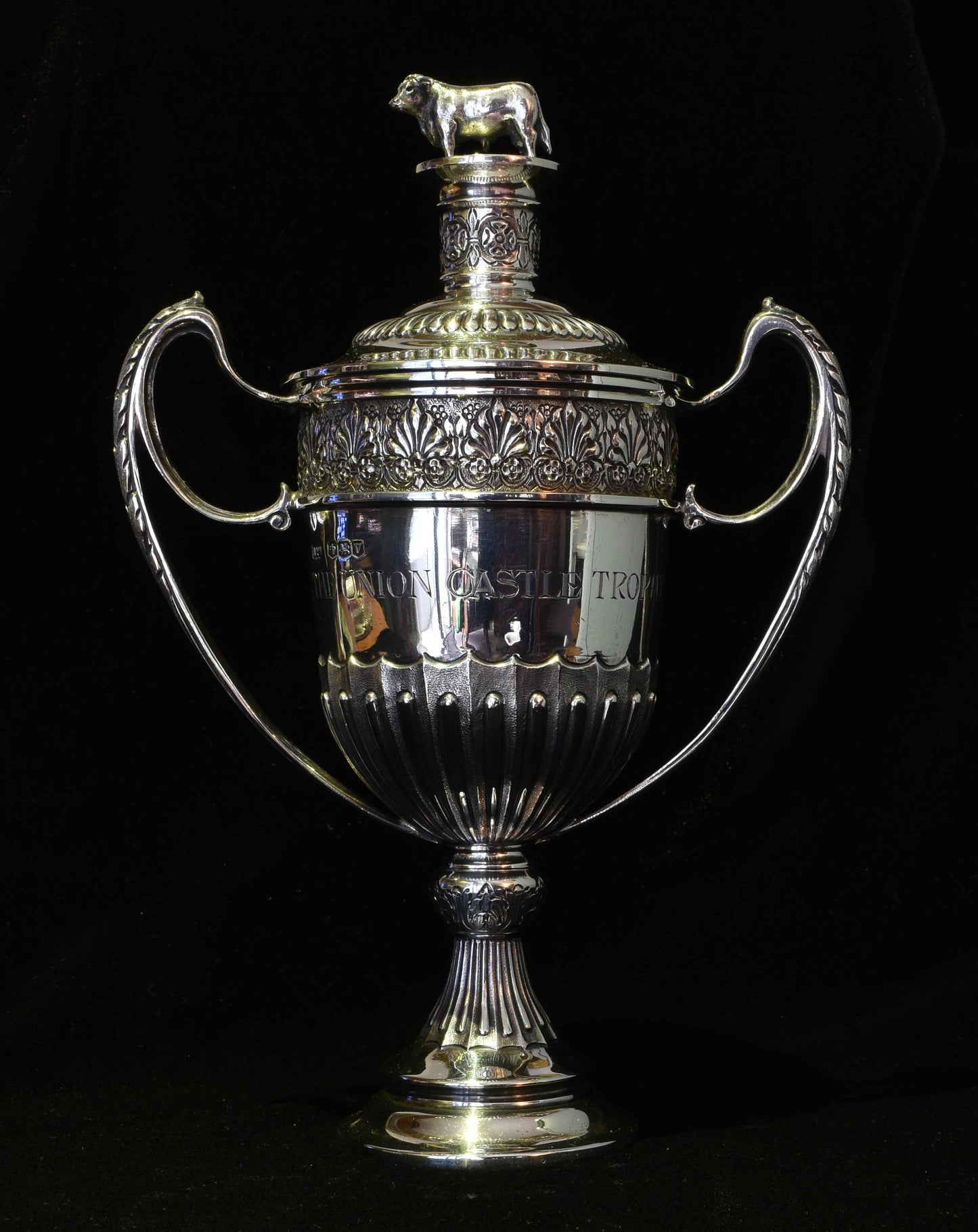 Loving cup trophy surmounted by a bull